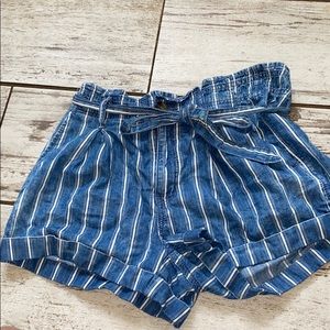 American Eagle paperbag shorts